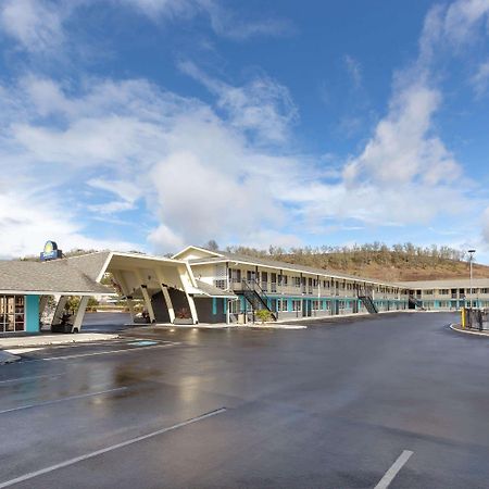 Rosewood Inn & Suites Roseburg Exterior photo