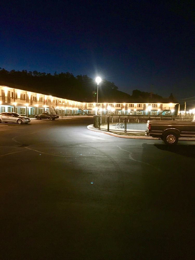 Rosewood Inn & Suites Roseburg Exterior photo