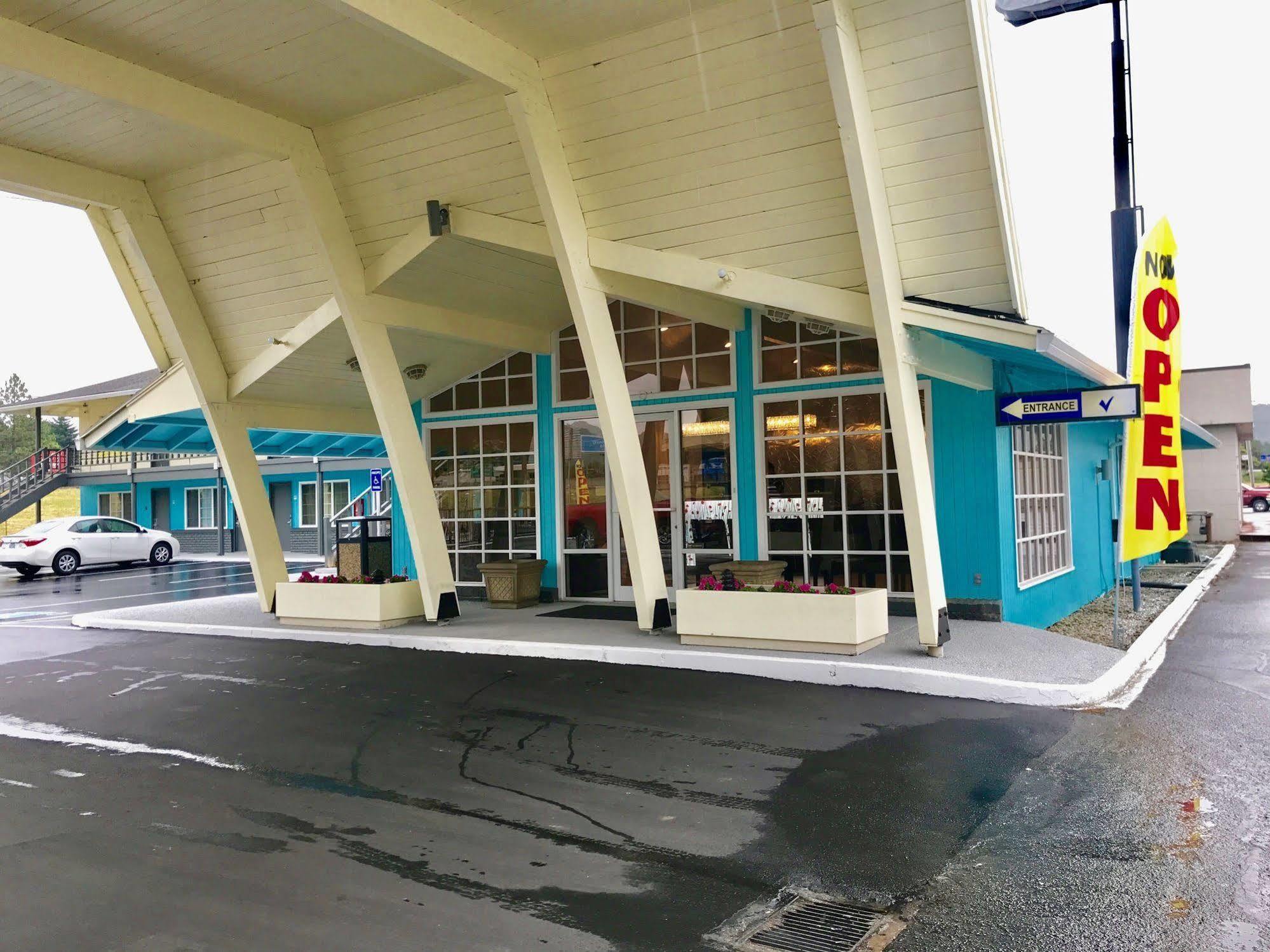 Rosewood Inn & Suites Roseburg Exterior photo