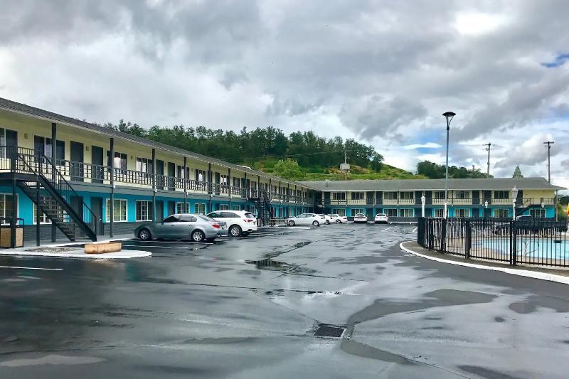 Rosewood Inn & Suites Roseburg Exterior photo